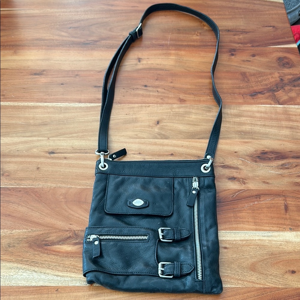 The Trend soft Black Leather crossbody bag with multiple pockets & buckle